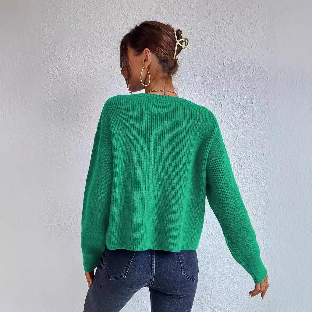 Loose long sleeved short sweater